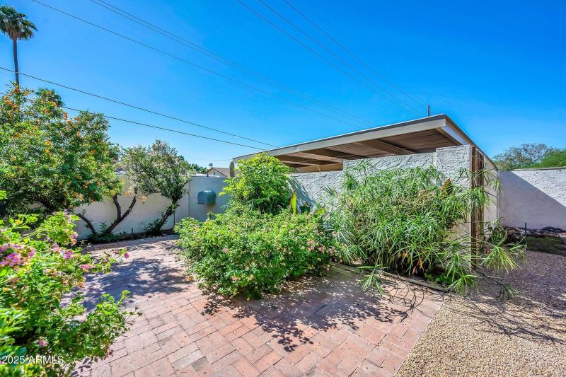 7741 E Harvard St-34