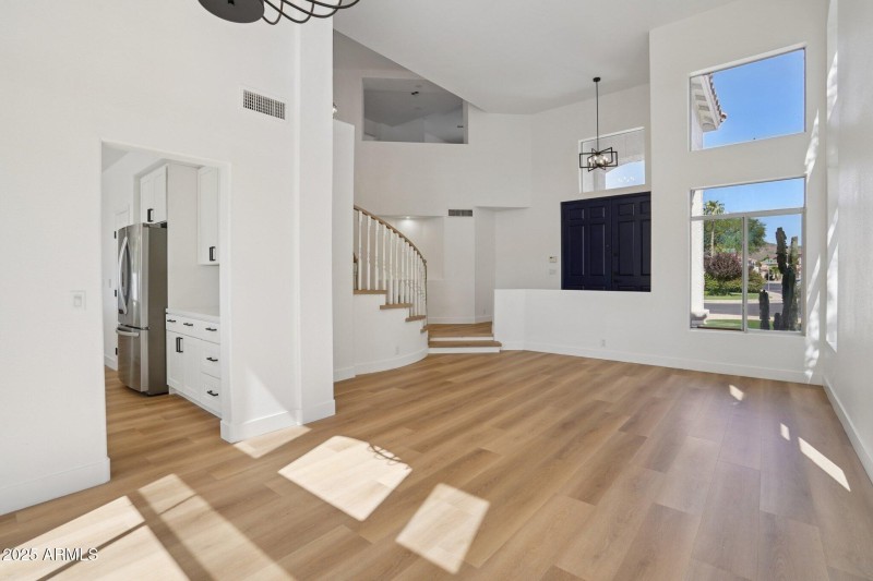 18-web-or-mls-W Aurora Dr-S0210-016