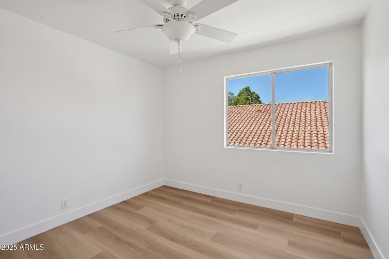 49-web-or-mls-W Aurora Dr-S0210-043