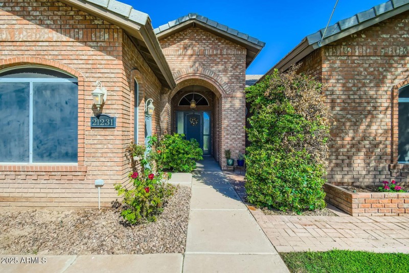 Exterior Front Entry