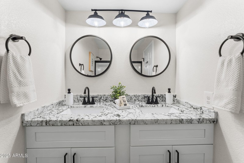 15833 N 60th Way, Scottsdale AZ 85254