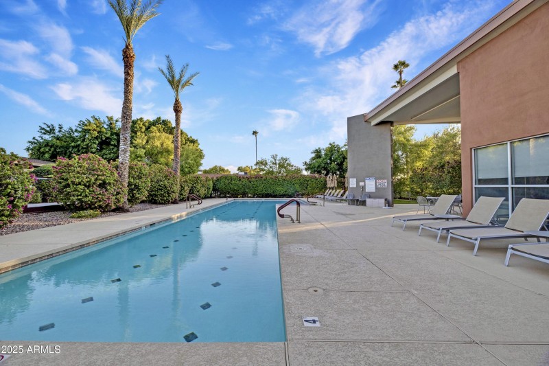 EE070280-C5AF-4EE8-986C-48143CB8595A_1_2