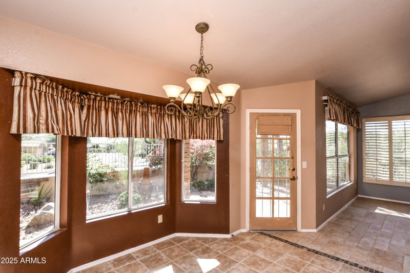 BAY WINDOW IN DINING AREA