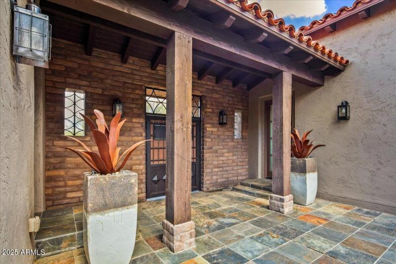 07-Front Court Yard Entry Way