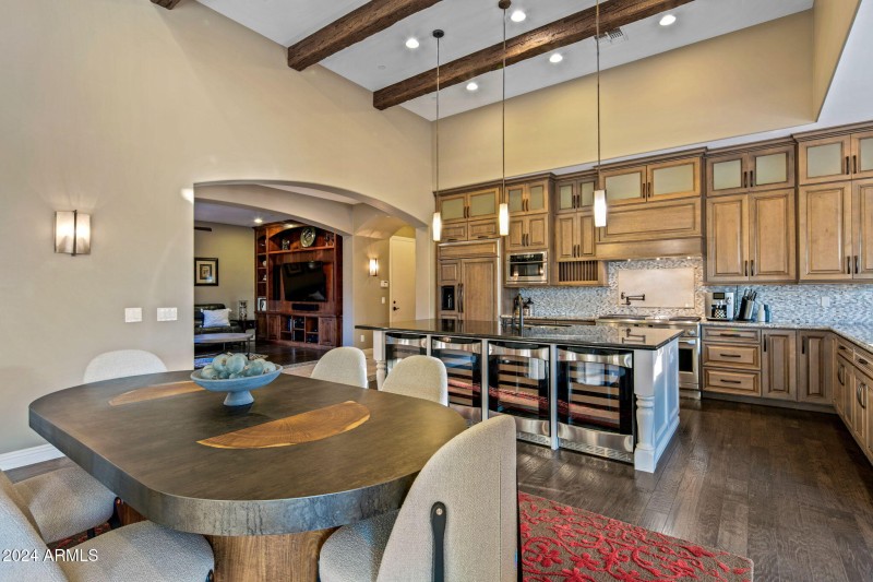 -Eat In Areas To Kitchen