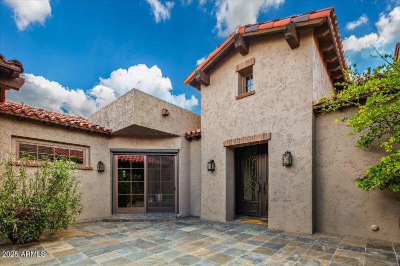 10-Front Court Yard ~ Entry