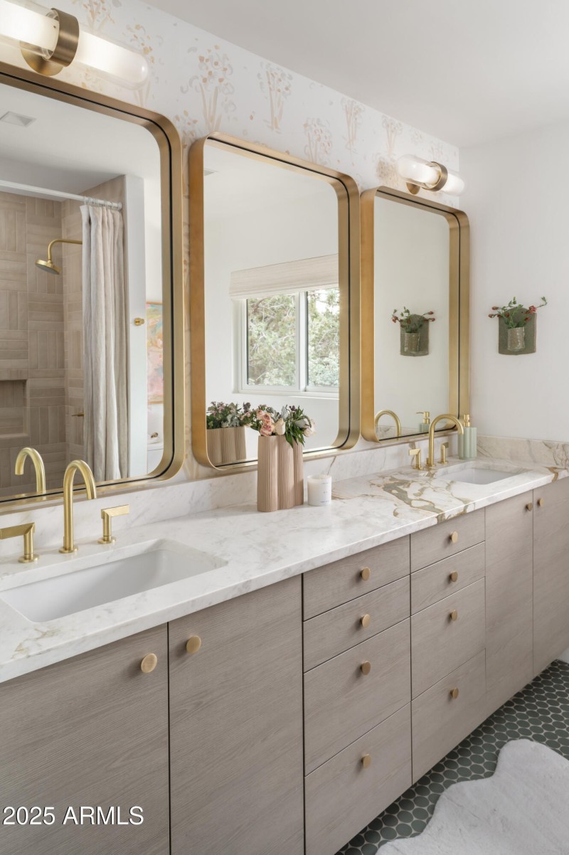 MoreauSedona-Bathroom2