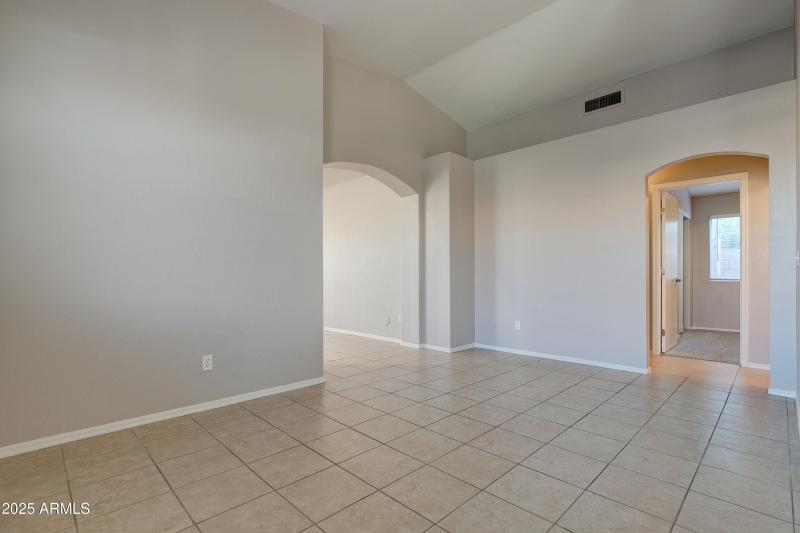 4402 E Creosote drive-10