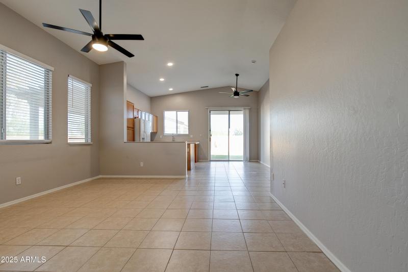 4402 E Creosote drive-20