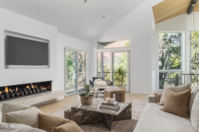 MoreauSedona-GreatRm2