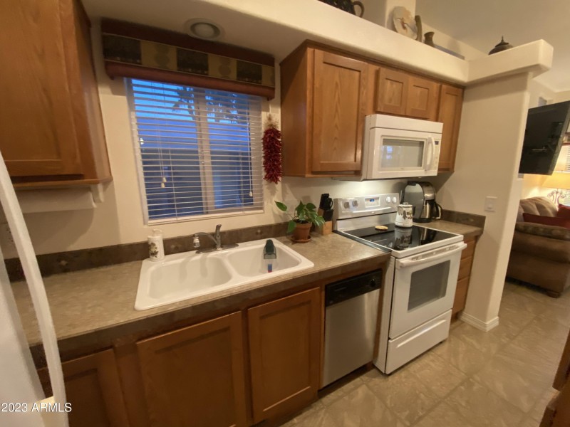 3E6D2485-A7FA-4A9D-A5C2-8BB331C211E2