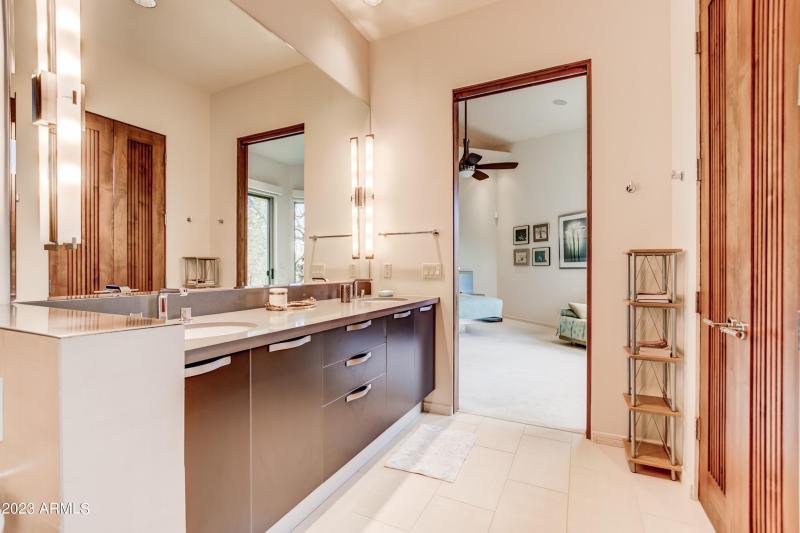 048_2nd Bedroom Ensuite III