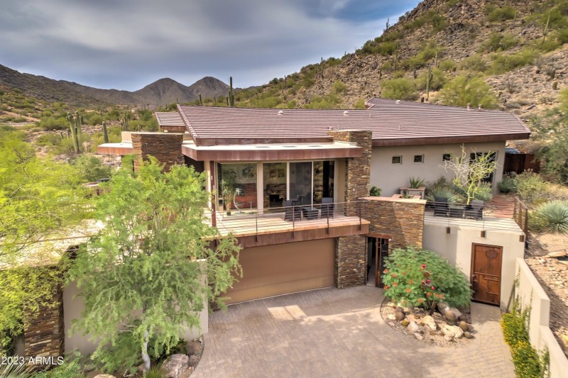 076_Aerial View Front I