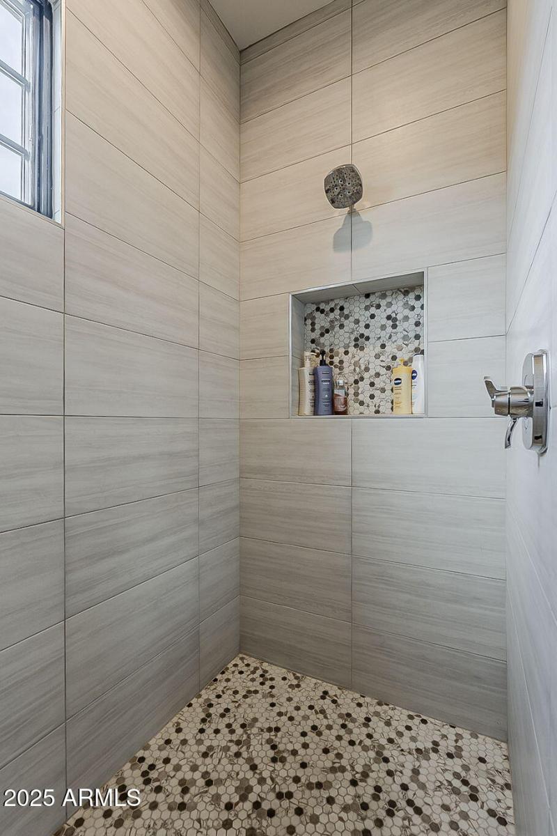 67-web-or-mls-Sunset Vista-57