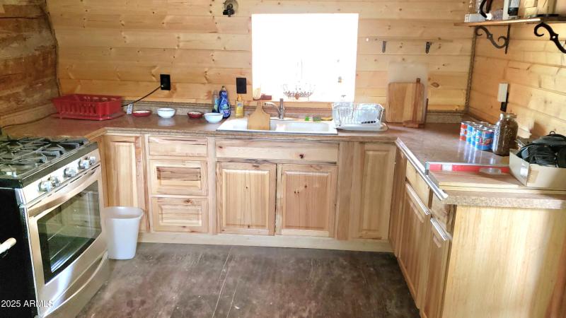 Adobe Rm Kitchen & Gas Range