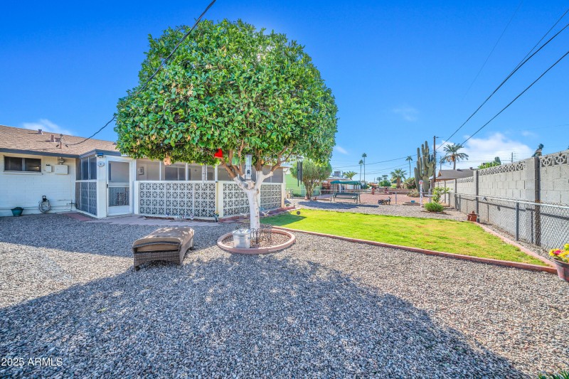 10614 N 103rd Ave-27