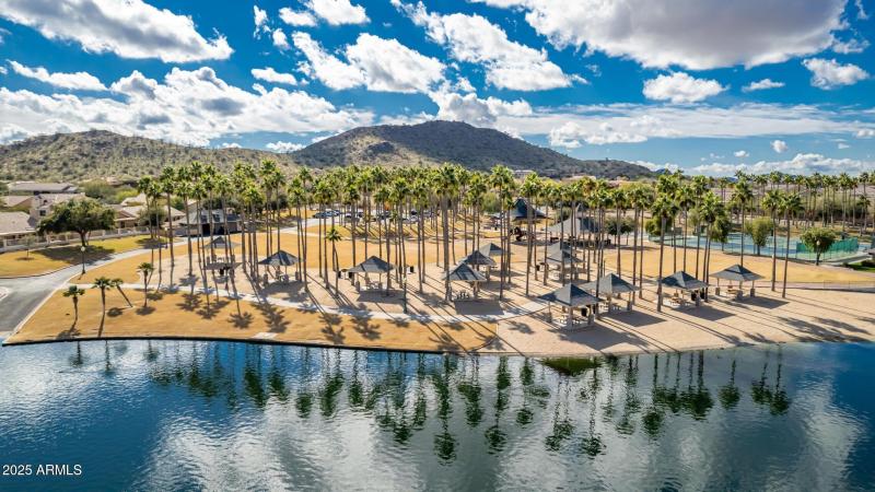Lakeside Picnic Areas