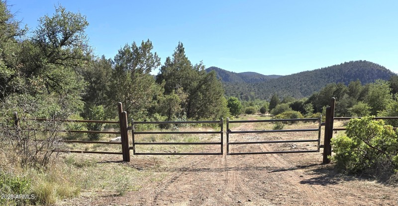 N Prop Line Entry Gate