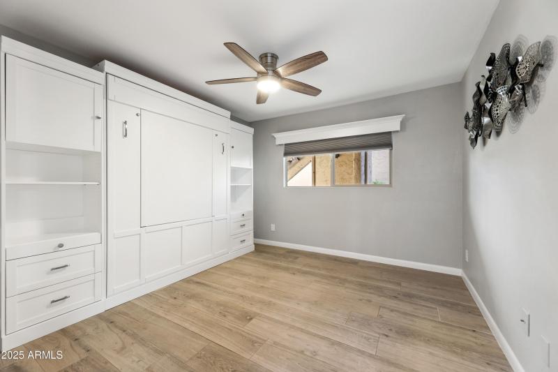 Second Bedroom has a Built in Murphy be