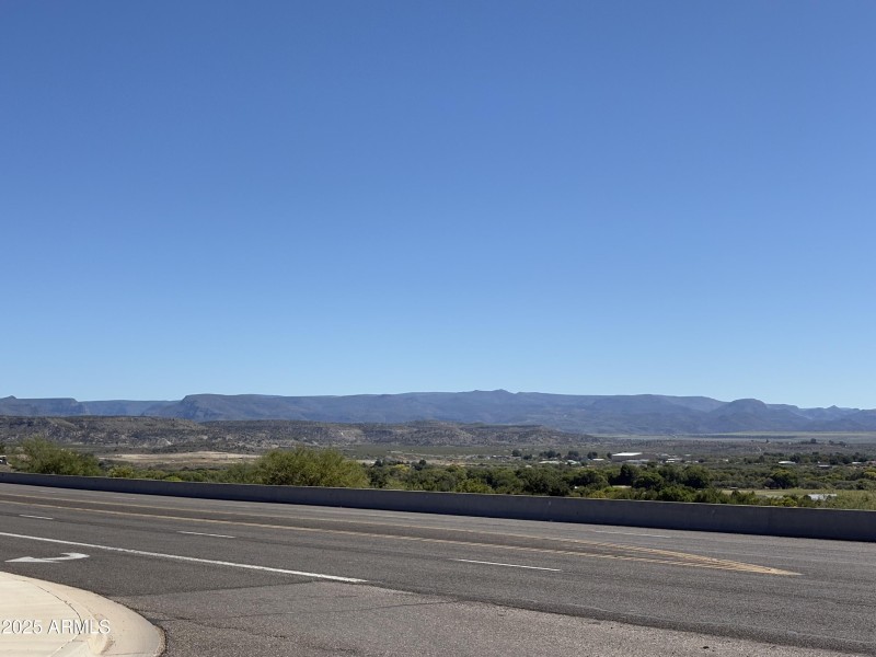 Intersection of 260 & Cliffs Parkway