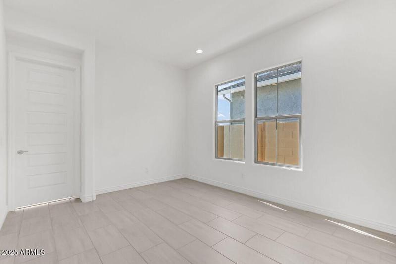 7632 W Remuda Drive ~ Ready Now!