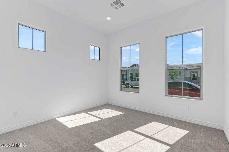 7632 W Remuda Drive ~ Ready Now!