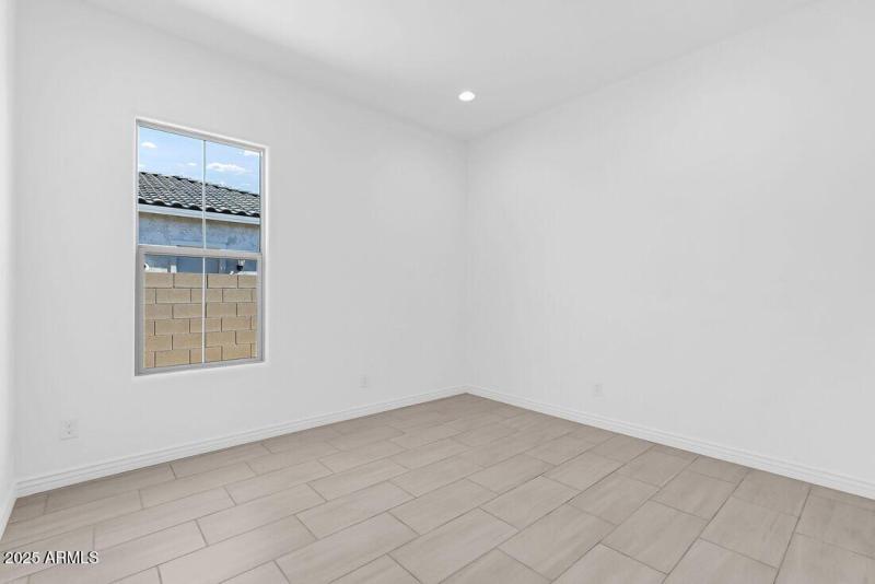 7632 W Remuda Drive ~ Ready Now!