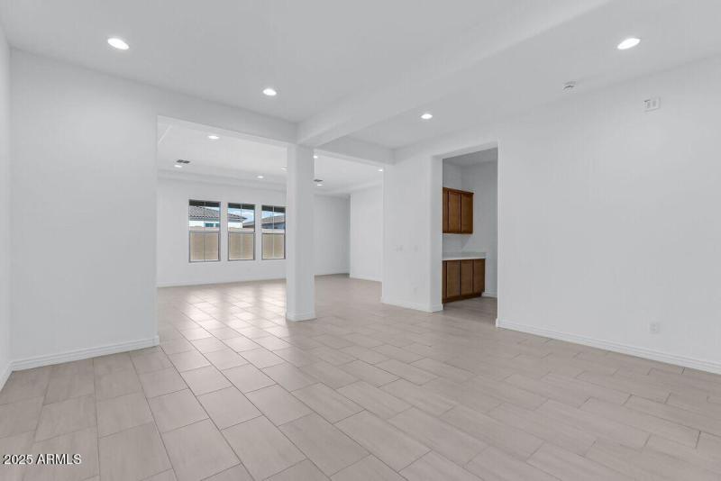 7632 W Remuda Drive ~ Ready Now!