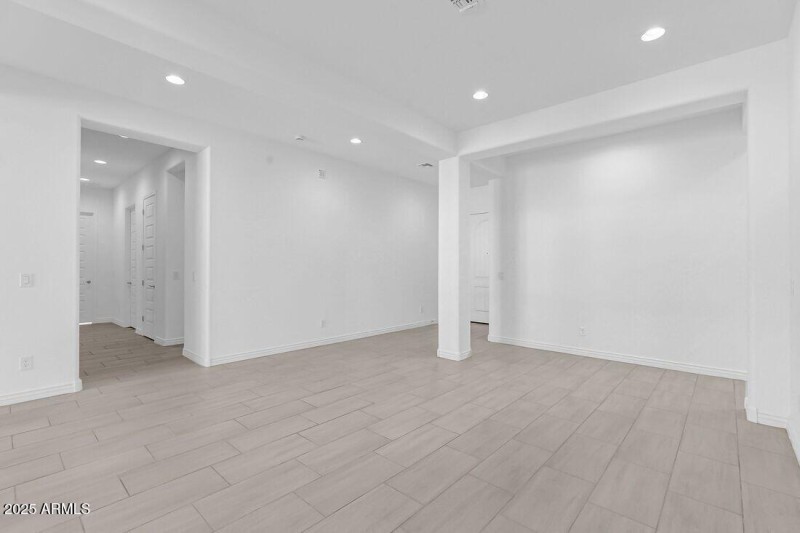 7632 W Remuda Drive ~ Ready Now!