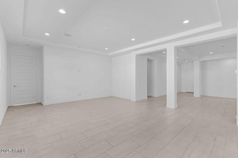 7632 W Remuda Drive ~ Ready Now!