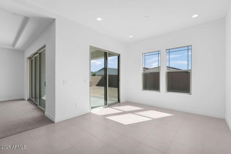 7639 W Remuda Drive ~ Ready Now!