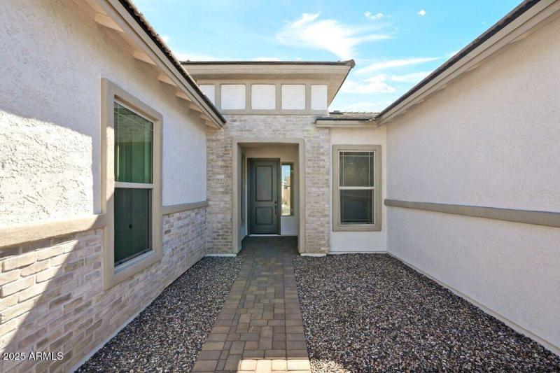 7639 W Remuda Drive ~ Ready Now!