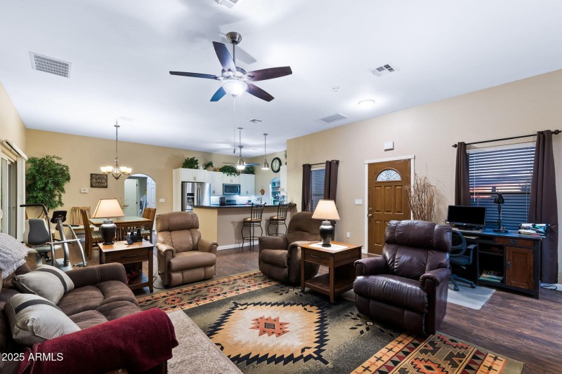 011___4227 N Idaho Rd