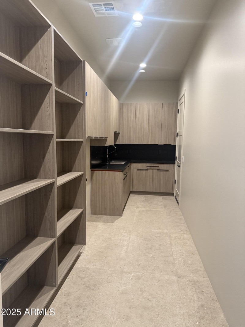 Butlers Pantry/Laundry room