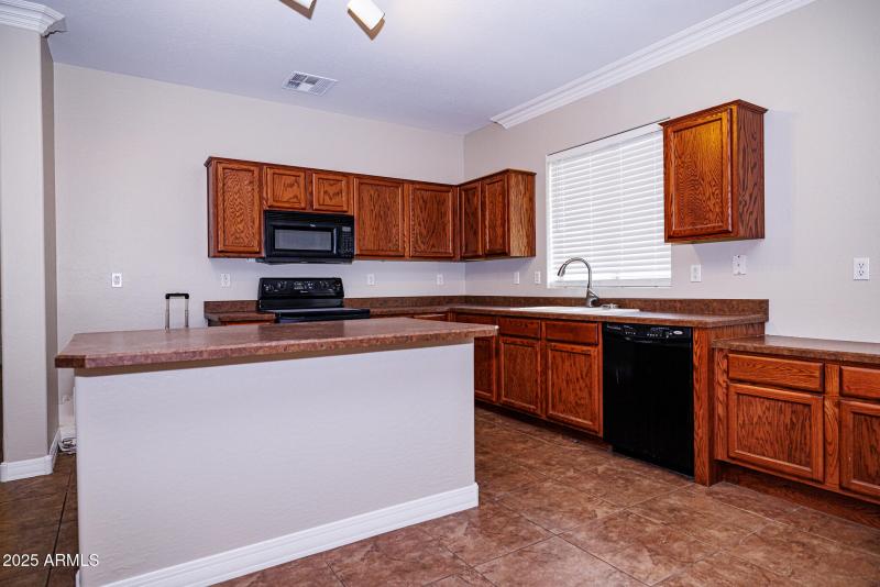 _03A1142-1200px-July 23, 2022