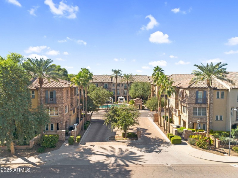 Gated Biltmore Jewel Entrance