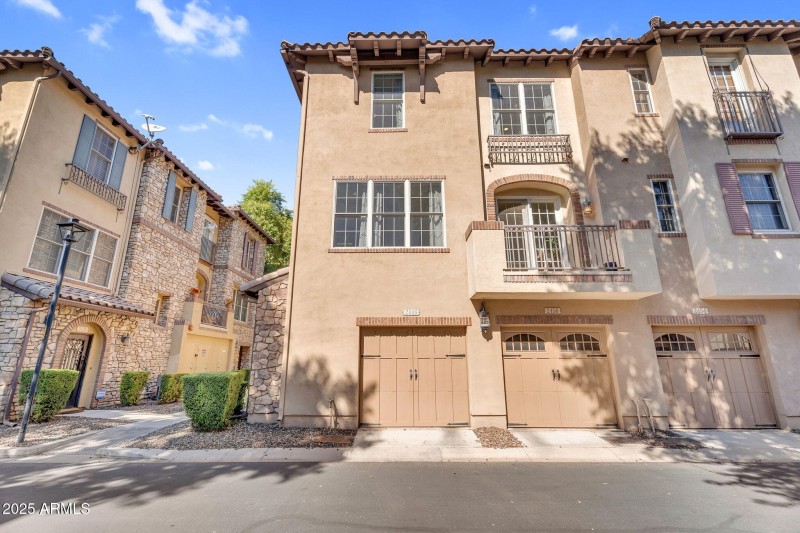 Courtyard Community Setting