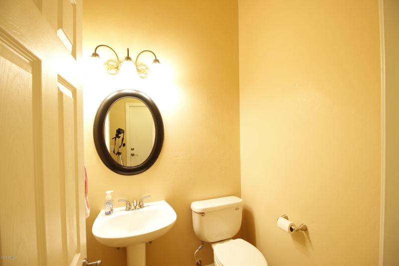 06 Powder Room