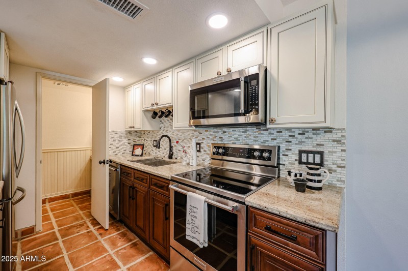 Kitchen - Access to Half