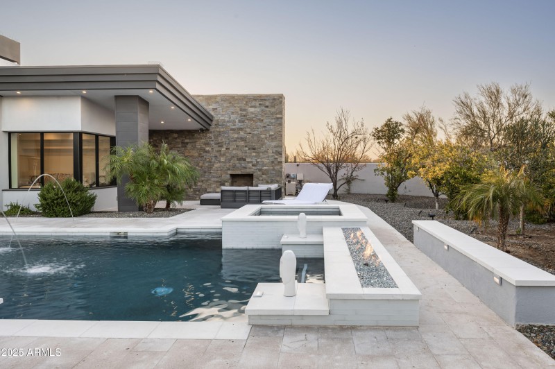 Resort Style Pool & Spa