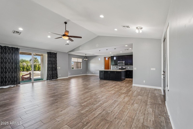 1-web-or-mls-S 220th Dr-S2610-001