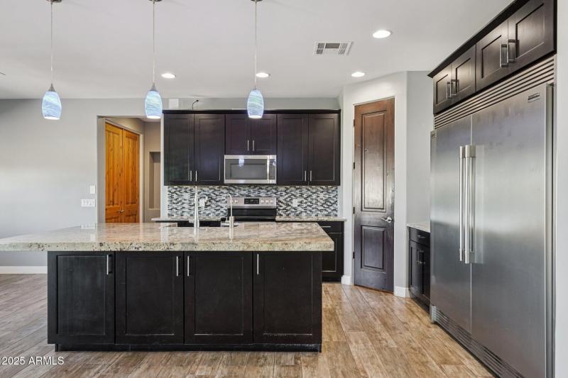 4-web-or-mls-S 220th Dr-S2610-004