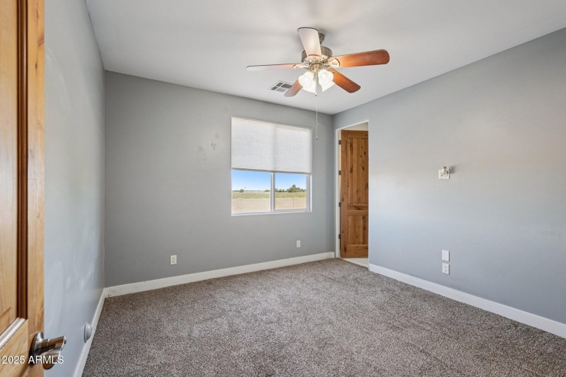 9-web-or-mls-S 220th Dr-S2610-009