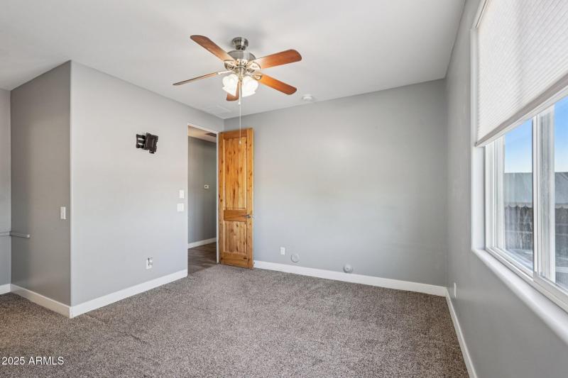 10-web-or-mls-S 220th Dr-S2610-010