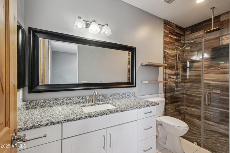 11-web-or-mls-S 220th Dr-S2610-011