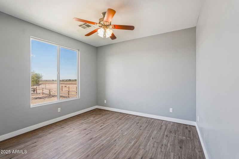 13-web-or-mls-S 220th Dr-S2610-013