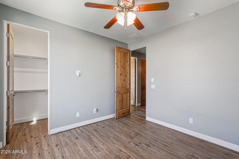 16-web-or-mls-S 220th Dr-S2610-016