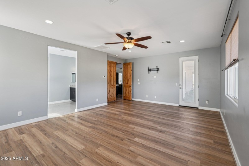 17-web-or-mls-S 220th Dr-S2610-017