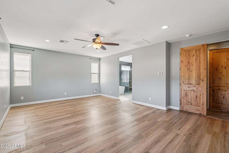 18-web-or-mls-S 220th Dr-S2610-018