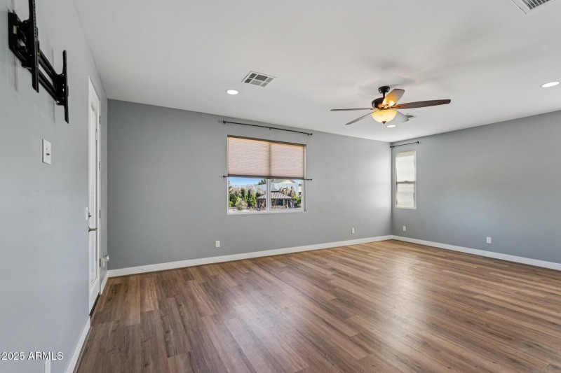 19-web-or-mls-S 220th Dr-S2610-019